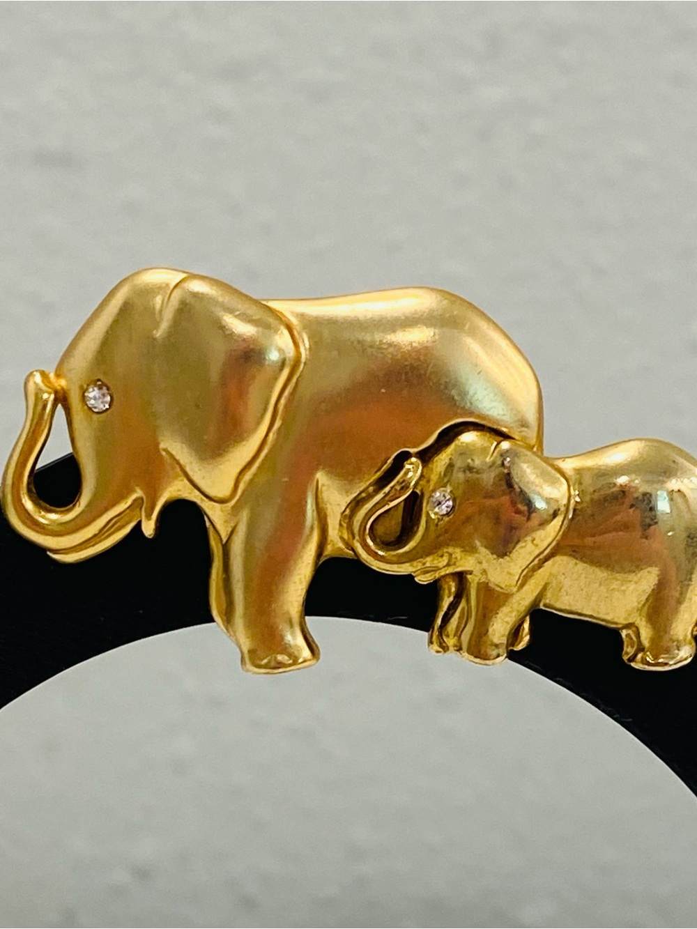 Mother and Baby Elephant Brooch Brushed Polished Gold Tone Rhinestone Eye